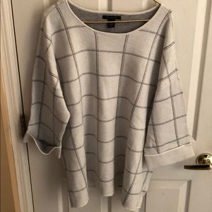 TAHARI NWT gray white sweater sz 3X square pattern